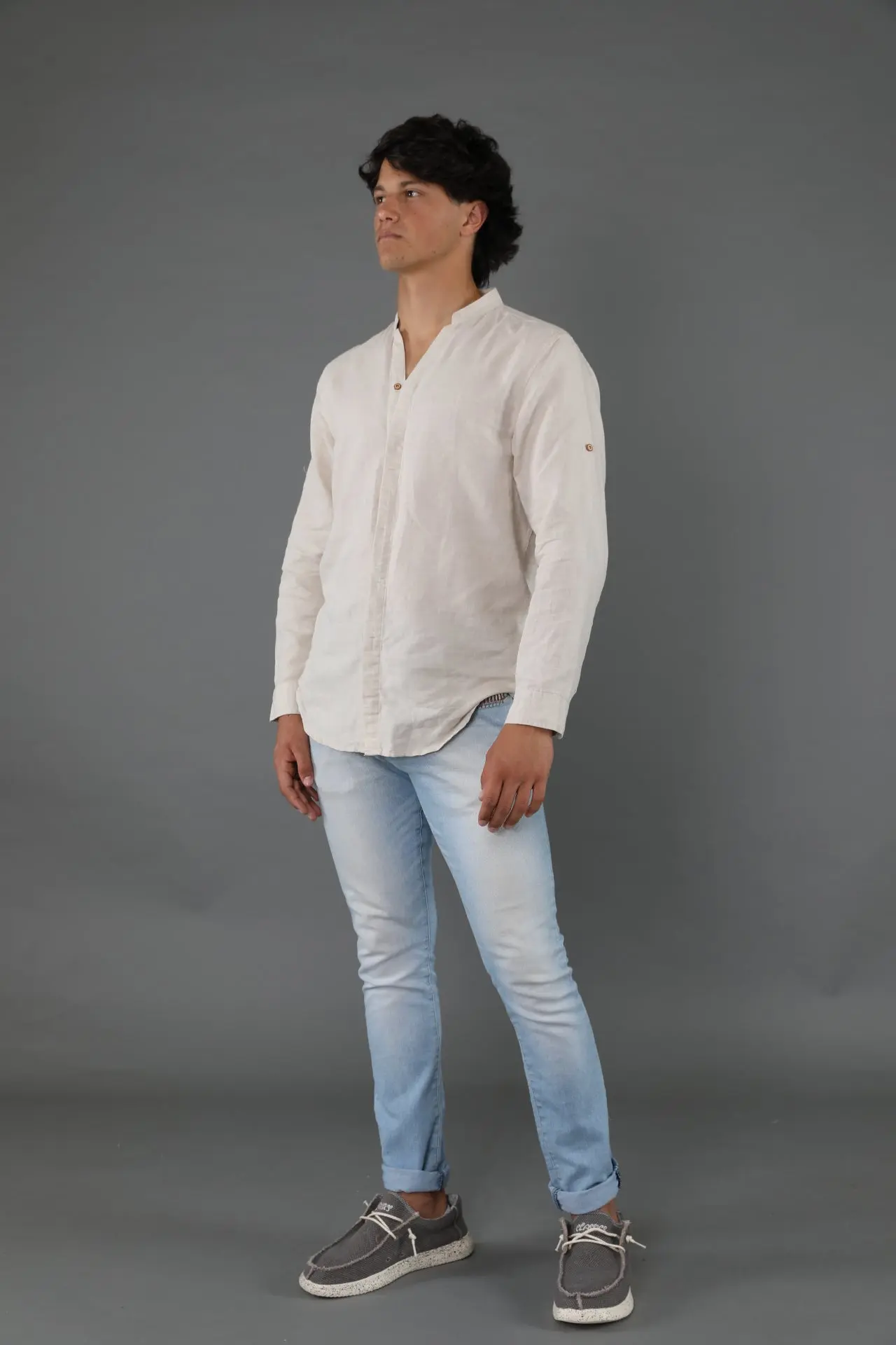 Camisa de lino Manga Larga cuello en V - Image 12